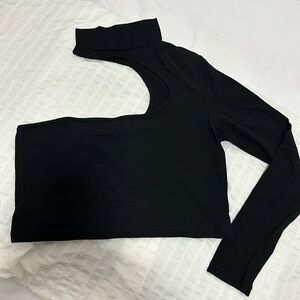 Black Cutout Cropped Top